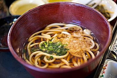 《使命召唤19》登顶英国实体游戏销量榜 《猎天使魔女3》第三